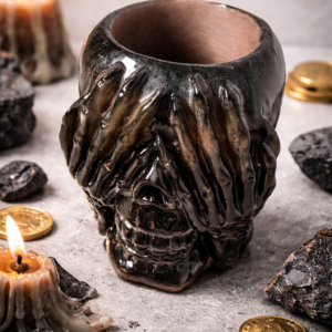 Küünlahoidja Pealuu