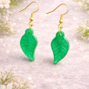 Käsitööna valmistatud epoksiidvaigust lehekõrvarõngad